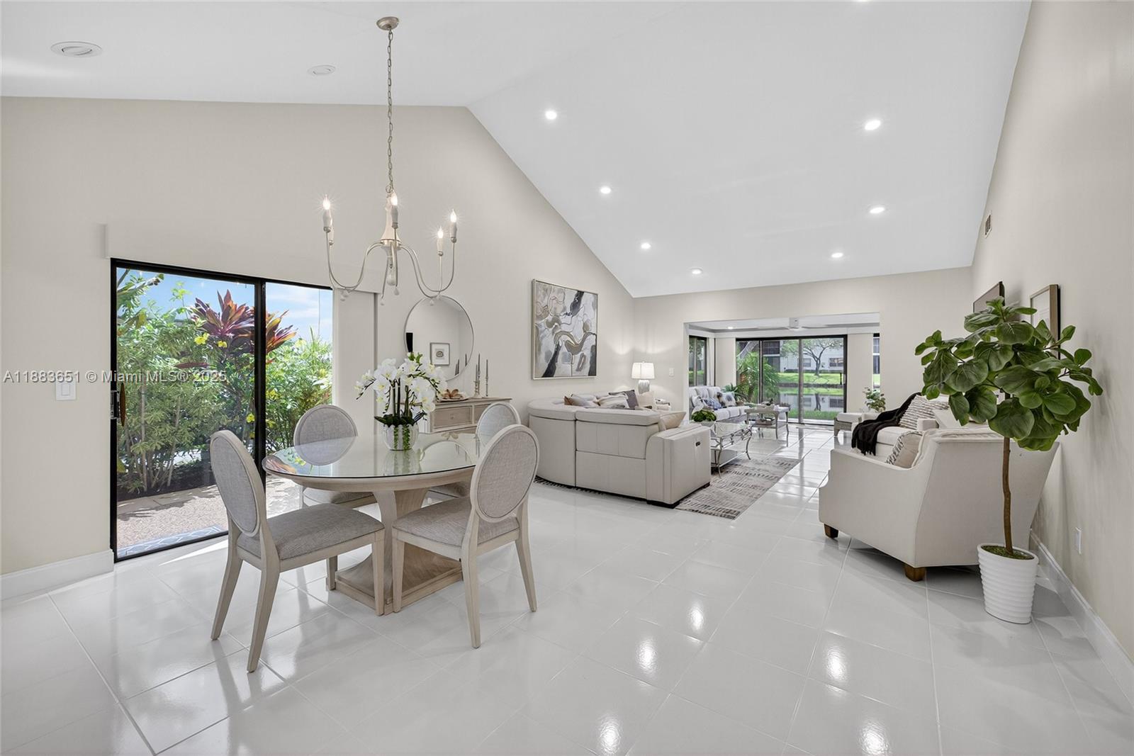 ¤GLADES OF BOCA LAGO CONDO - Residential