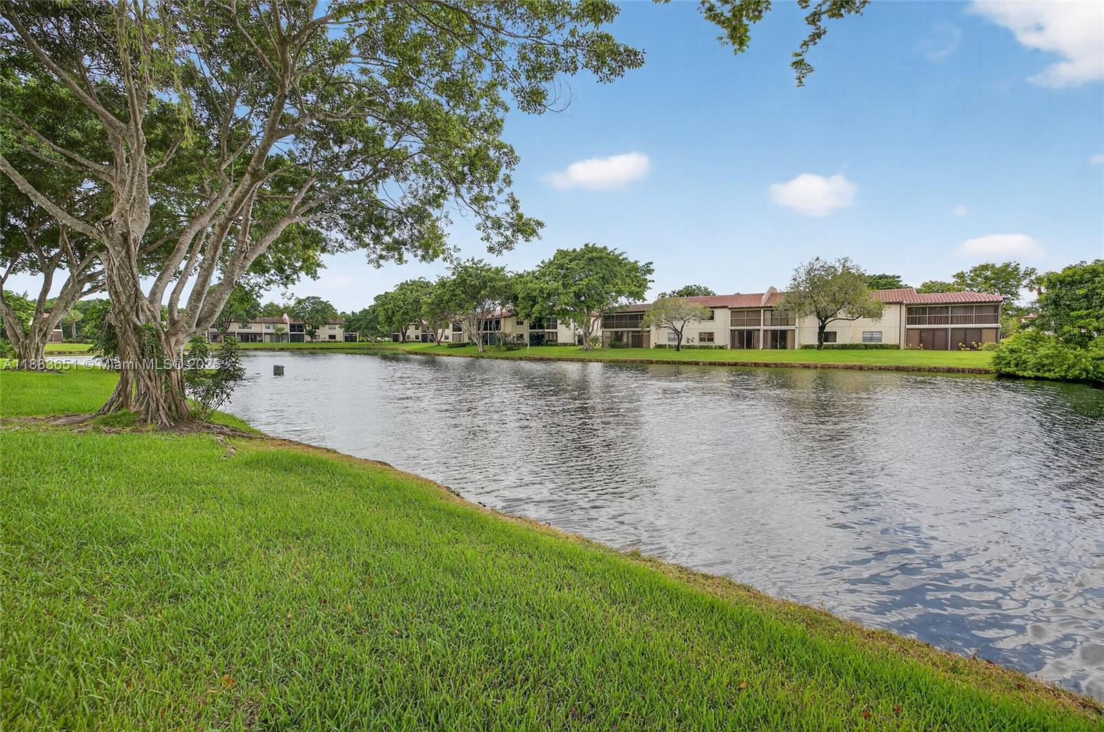 ¤GLADES OF BOCA LAGO CONDO - Residential