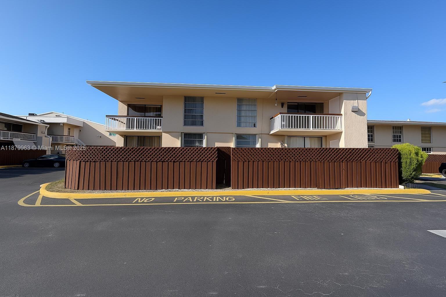 THE MEADOWS LAKE NORTH CO - Residential