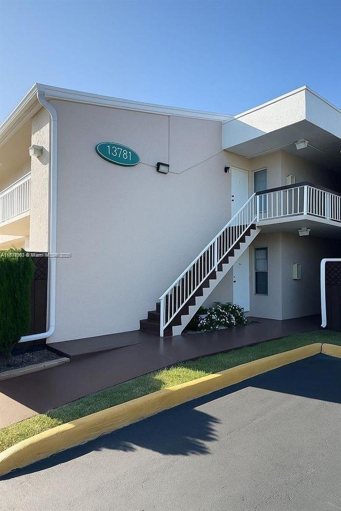 THE MEADOWS LAKE NORTH CO - Residential