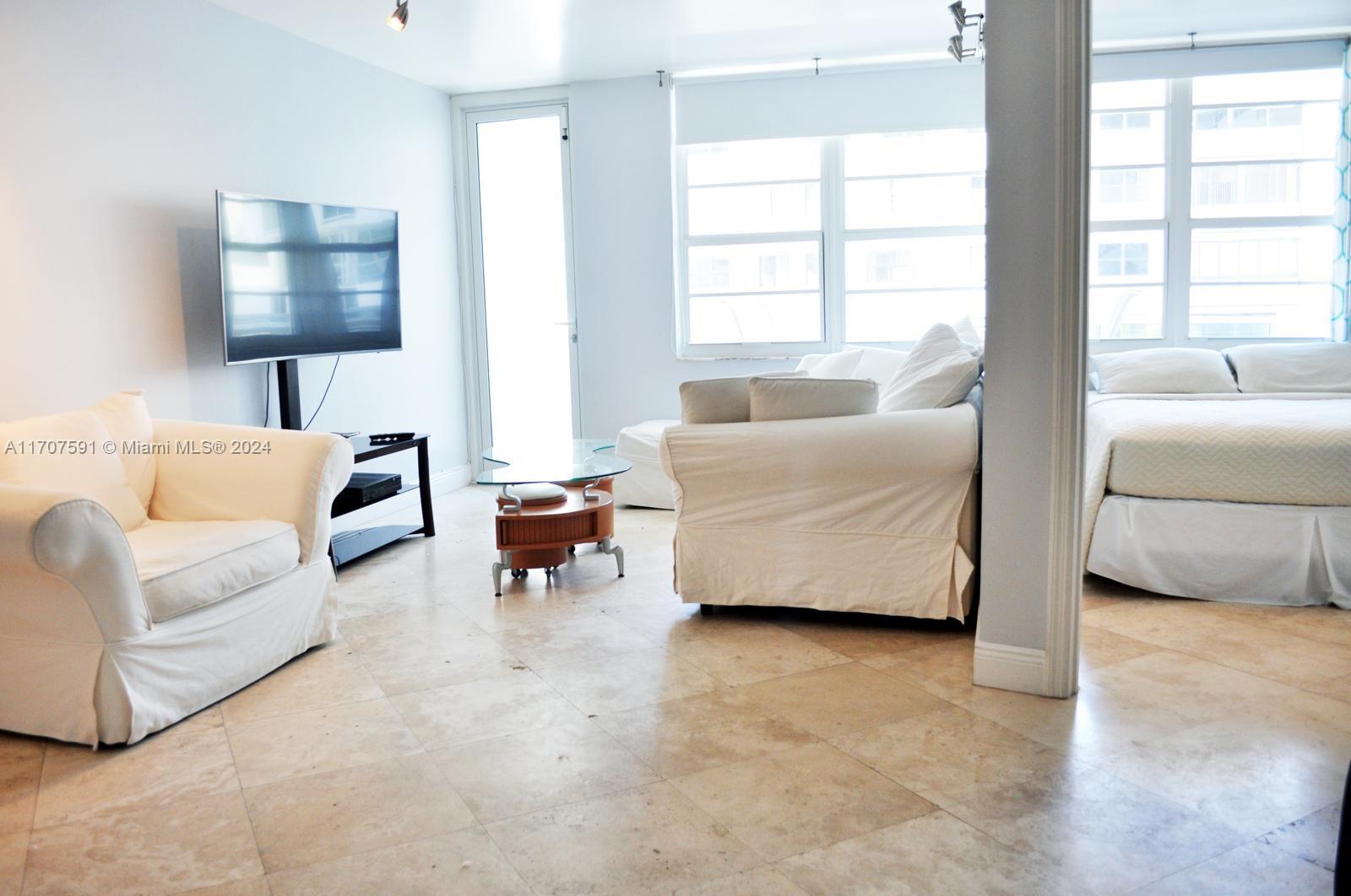 Rental Property at 100 Lincoln Rd 728, Miami Beach, Miami-Dade County, Florida - Bedrooms: 1 
Bathrooms: 1  - $2,600 MO.