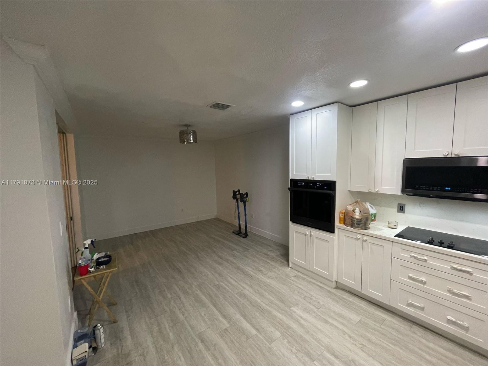 15258 SW 37th Ter