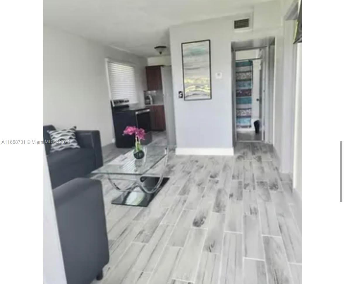 Rental Property at 715 Nw 7th Ave 5, Hallandale Beach, Broward County, Florida - Bedrooms: 2 
Bathrooms: 1  - $1,750 MO.