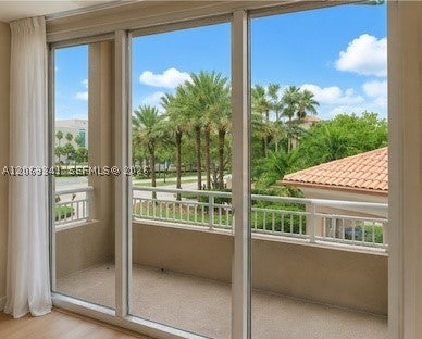 19501 W Country Club Dr 210, Aventura FL 33180