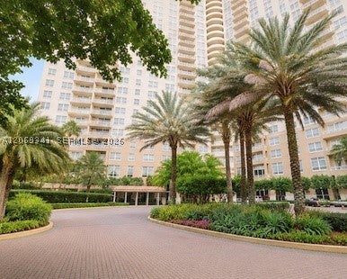 19501 W Country Club Dr