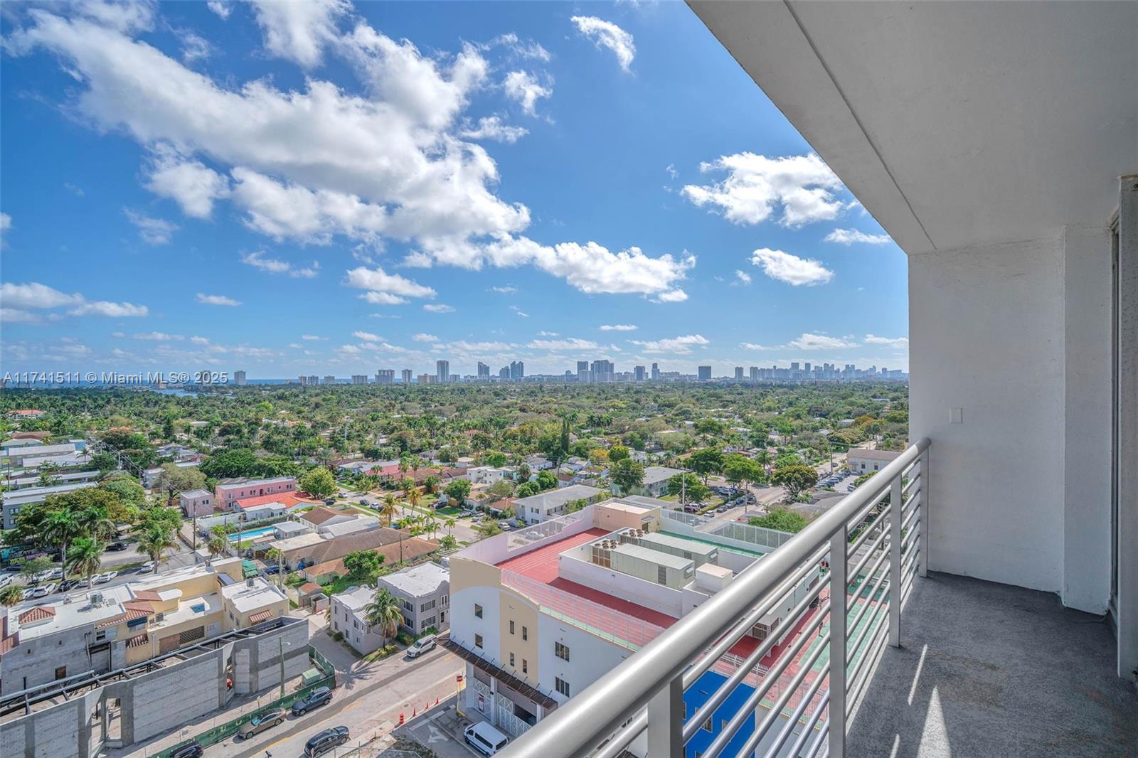 HOME TOWER CONDO - Residential