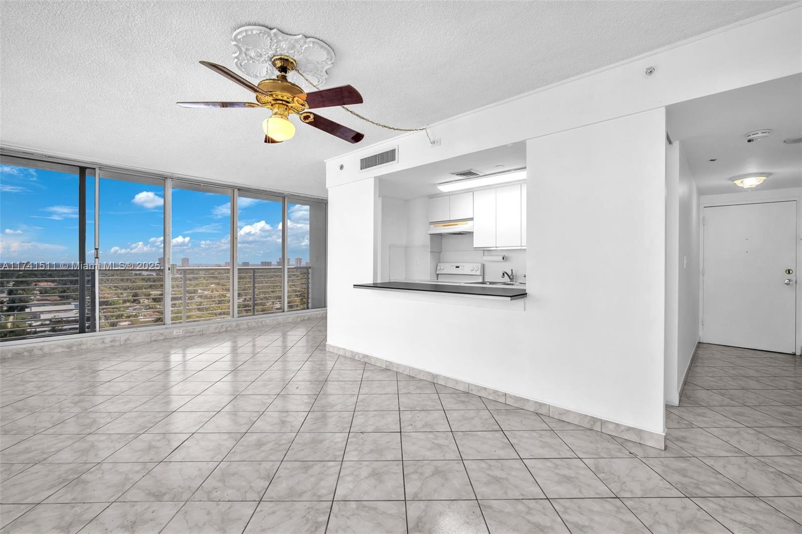 HOME TOWER CONDO - Residential