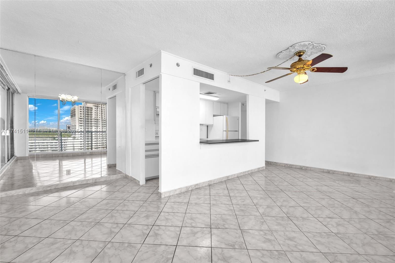 HOME TOWER CONDO - Residential