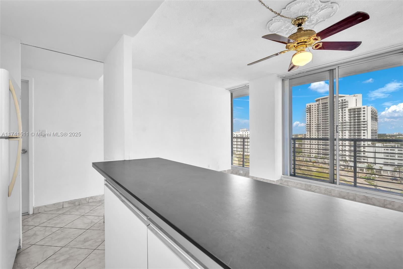HOME TOWER CONDO - Residential