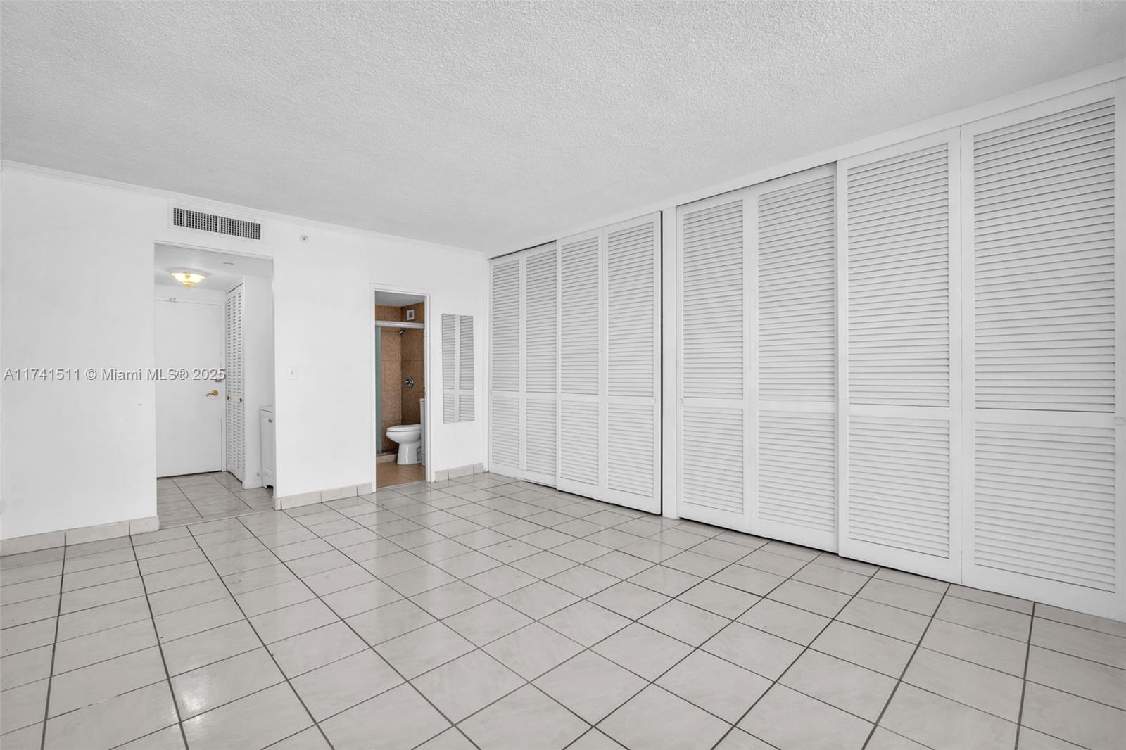 HOME TOWER CONDO - Residential