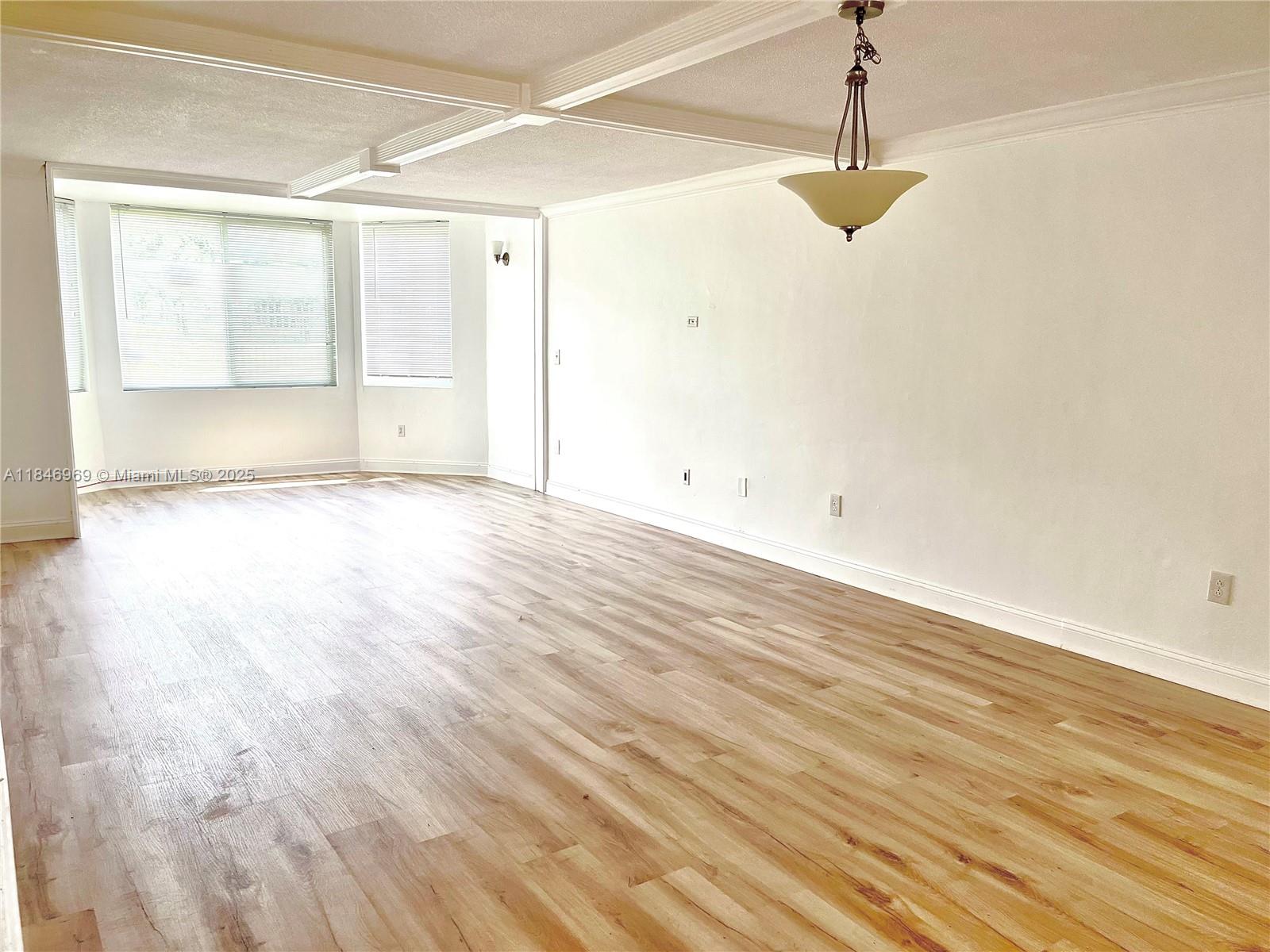 1201 NE 191st St G101