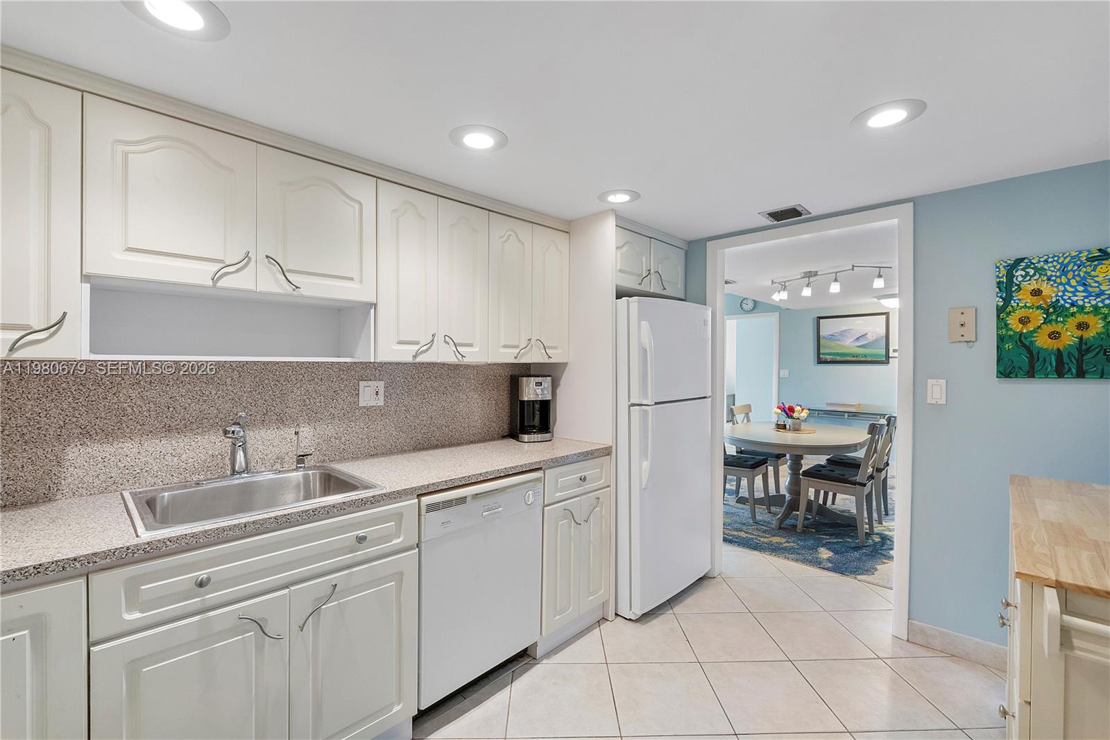 COUNTRY CLUB TOWER OF COR - Residential