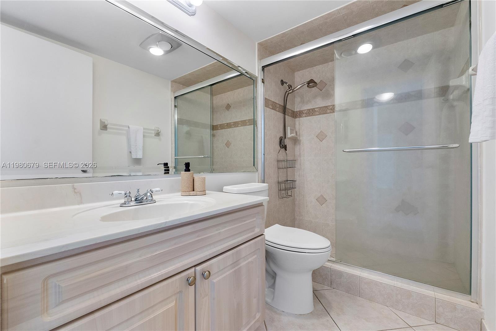 COUNTRY CLUB TOWER OF COR - Residential