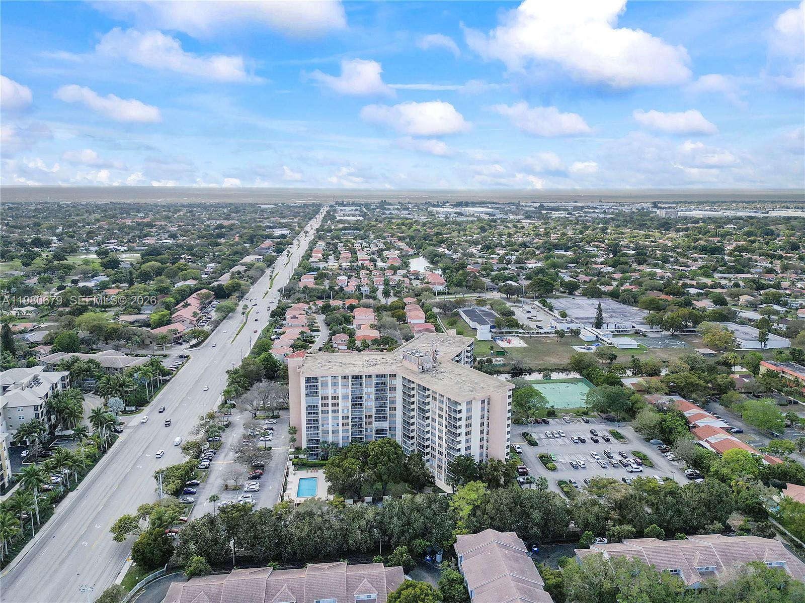 COUNTRY CLUB TOWER OF COR - Residential