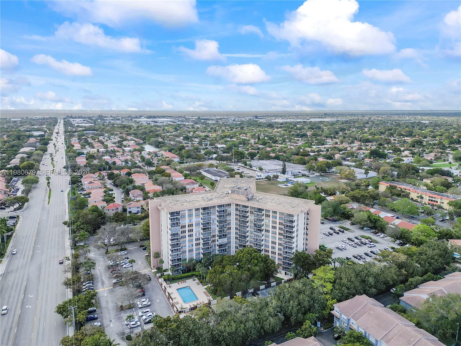 COUNTRY CLUB TOWER OF COR - Residential