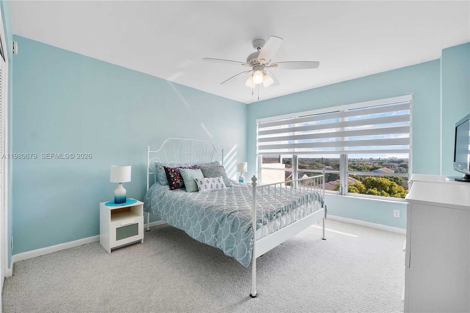 COUNTRY CLUB TOWER OF COR - Residential