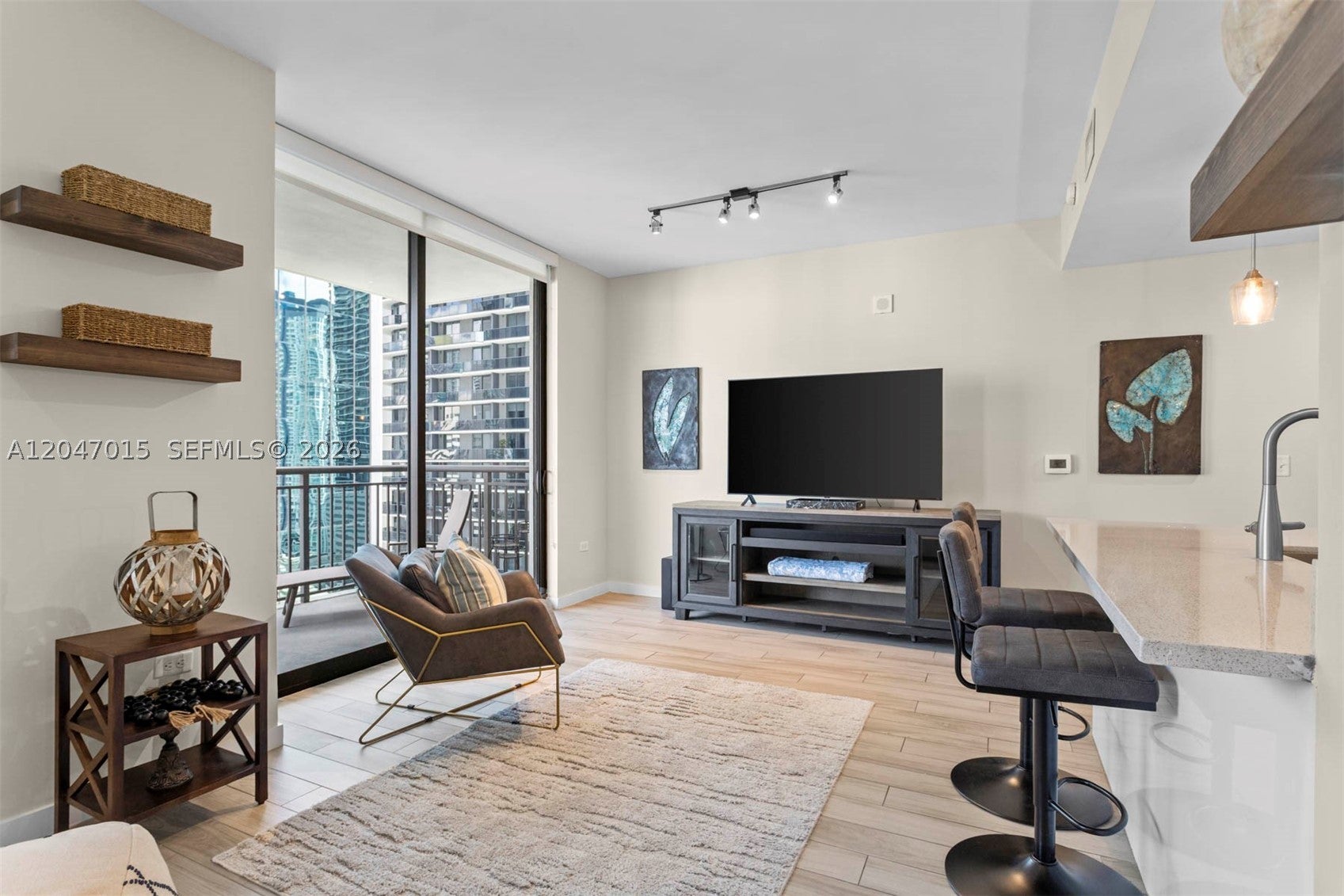 999 SW 1st Ave 2015