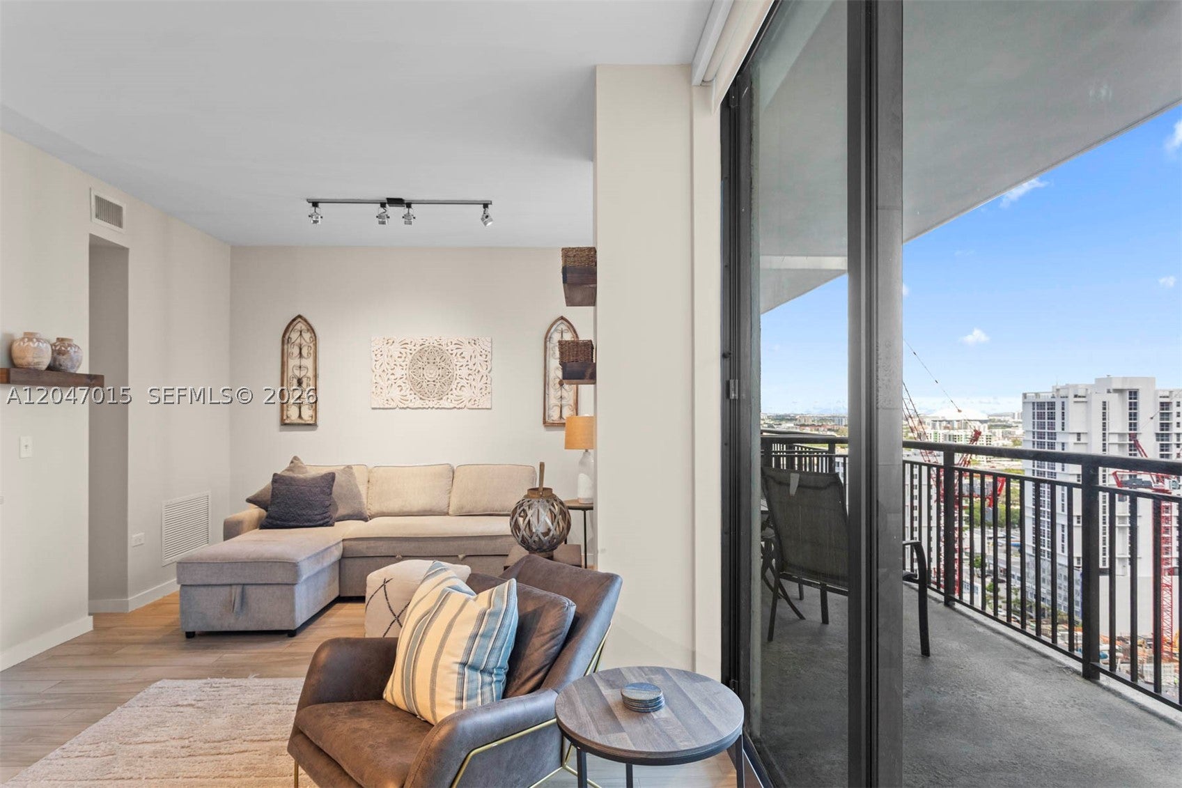 999 SW 1st Ave 2015