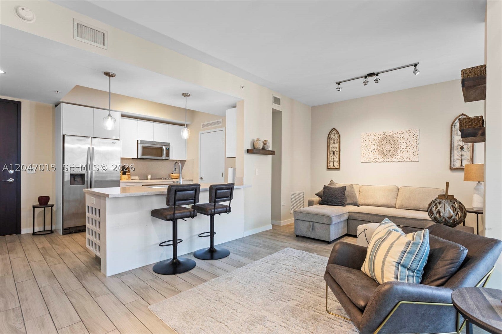 999 SW 1st Ave 2015, Miami FL 33130