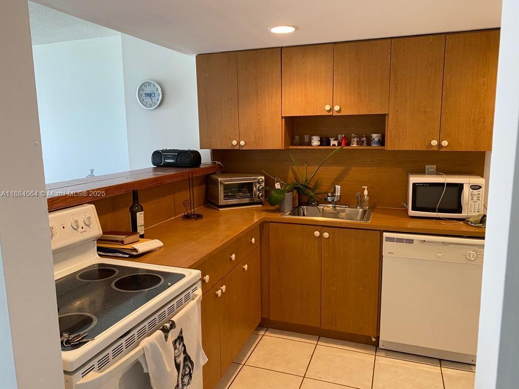 STANTON HOUSE CONDO - Residential