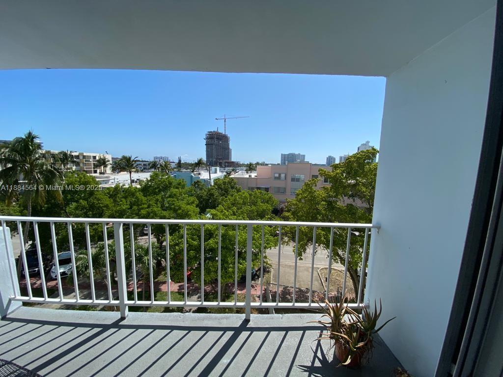STANTON HOUSE CONDO - Residential