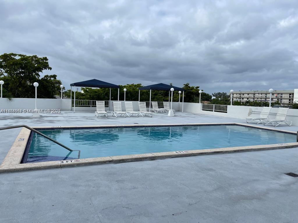 STANTON HOUSE CONDO - Residential