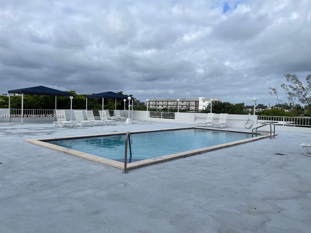 STANTON HOUSE CONDO - Residential