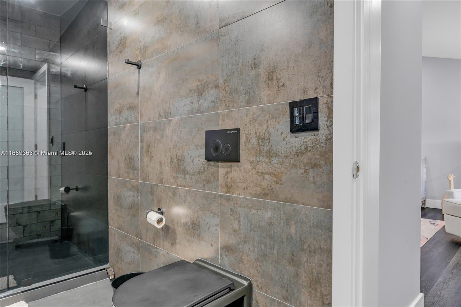 BUCCANEER PT (LARGO SOUND - Residential