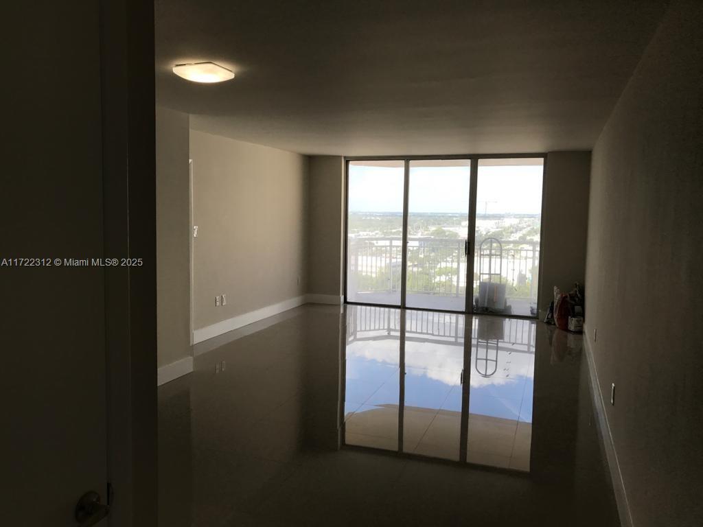 This must-see 1-bedroom, 1-bath unit offers an abundance of natural light thanks to its high-floor location. Completely renovated, it features brand-new flooring, an upgraded bathroom, and a modern kitchen. Enjoy a bright and open living space with contemporary finishes throughout. Whether you're relaxing after a long day or entertaining guests, this unit provides the perfect setting. Amenities include two pools, a fitness center, tennis courts, a convenience store, and a marina. Just minutes from Aventura Mall, top-rated dining, schools, and beautiful beaches.