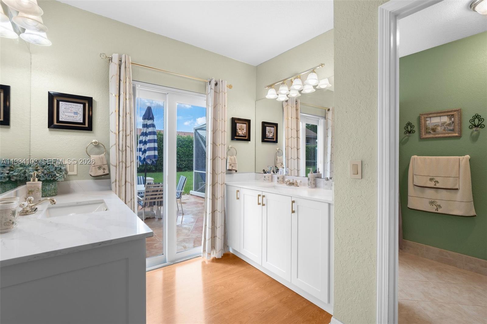 MAPLEWOOD - Residential