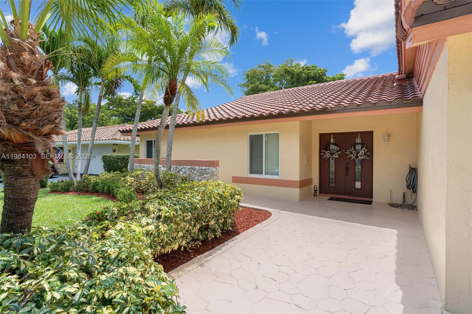 MAPLEWOOD - Residential