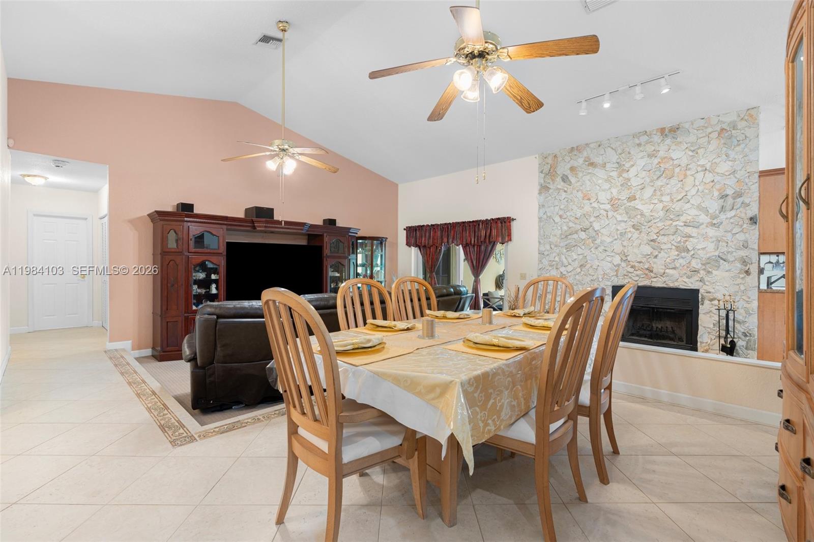 MAPLEWOOD - Residential