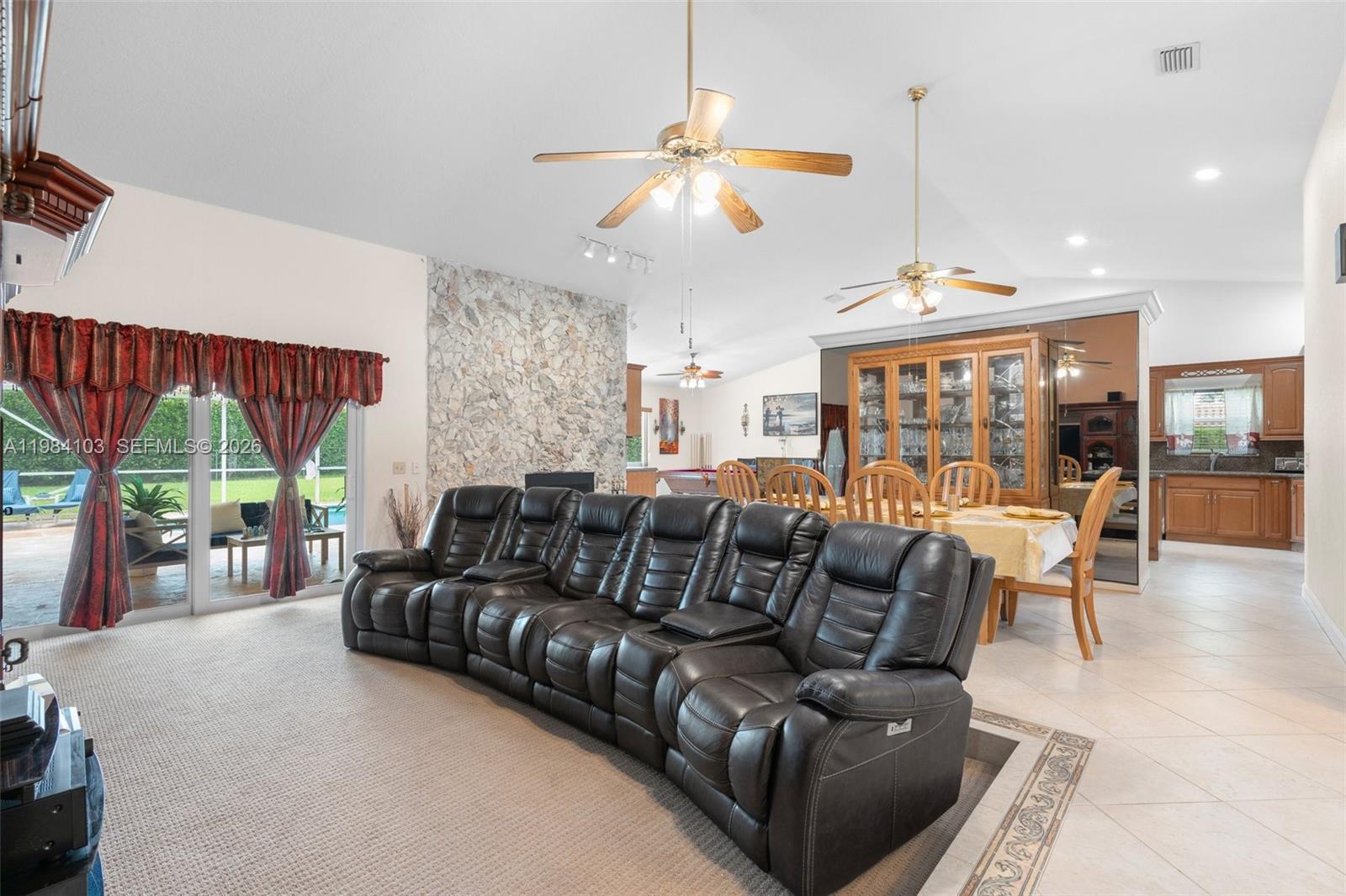 MAPLEWOOD - Residential