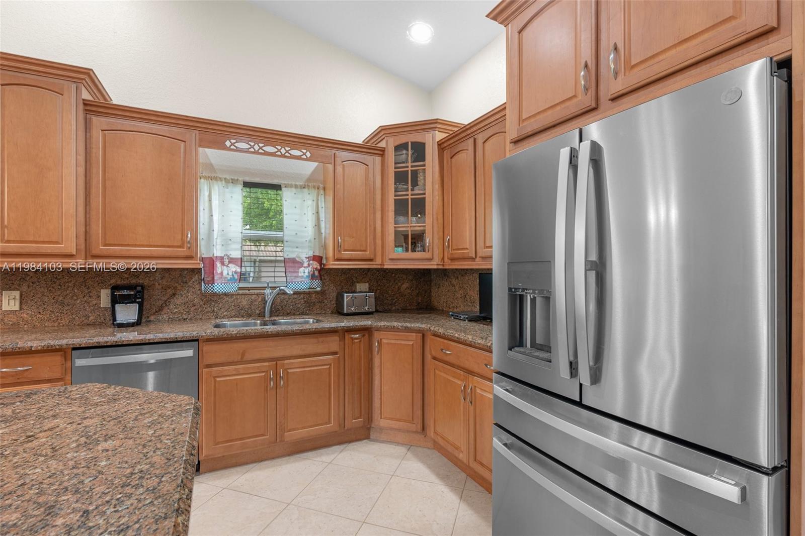 MAPLEWOOD - Residential