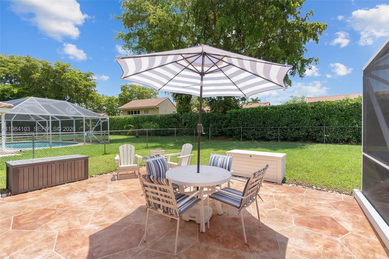 MAPLEWOOD - Residential