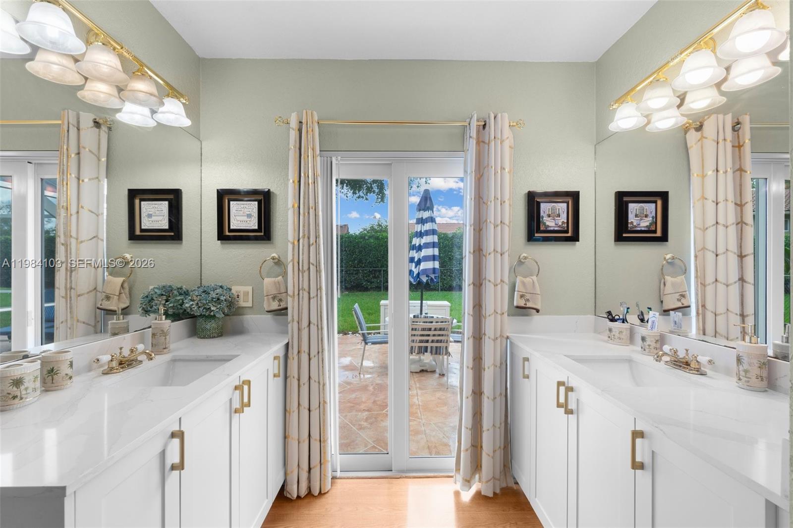 MAPLEWOOD - Residential