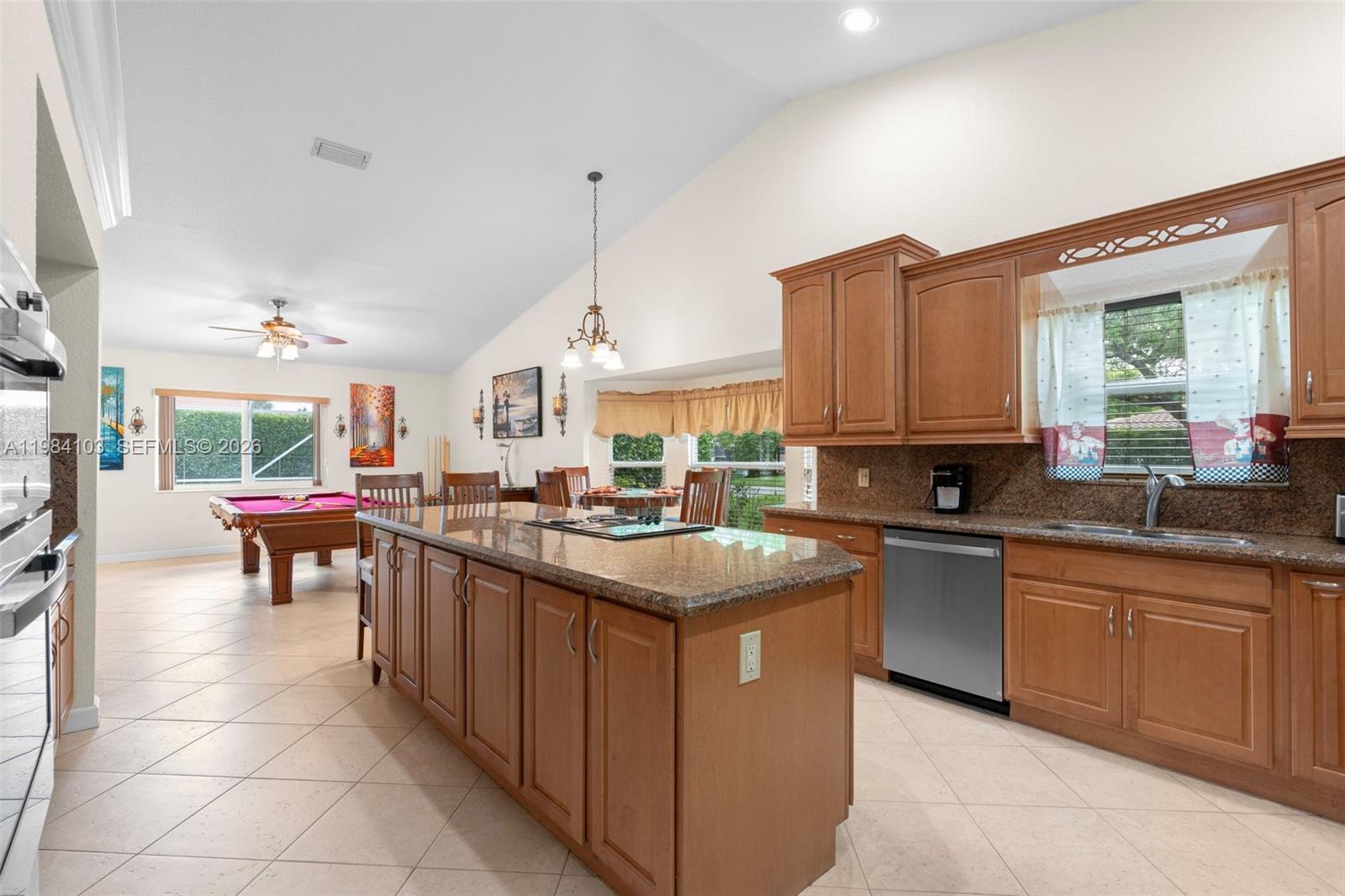 MAPLEWOOD - Residential