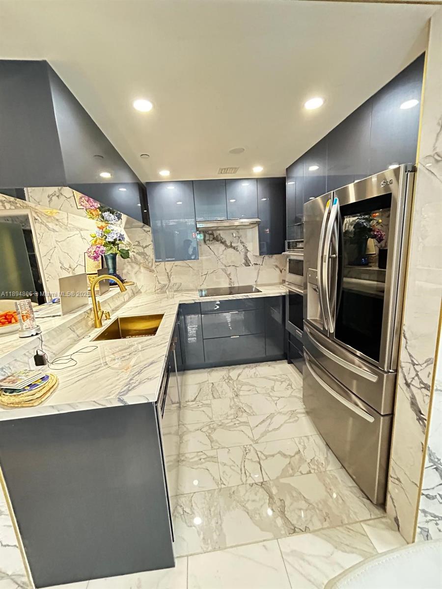23 BISCAYNE BAY CONDO - Residential Lease