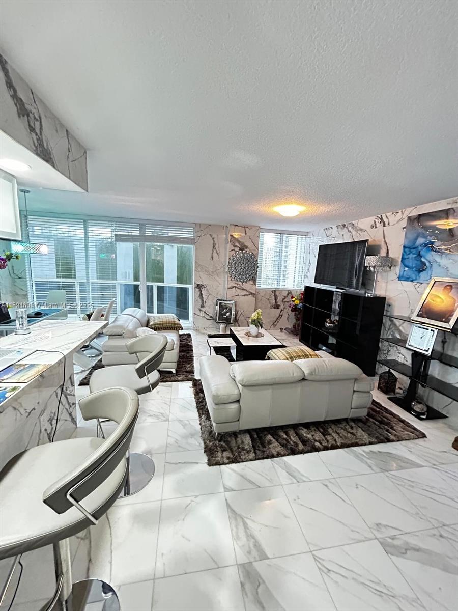 23 BISCAYNE BAY CONDO - Residential Lease