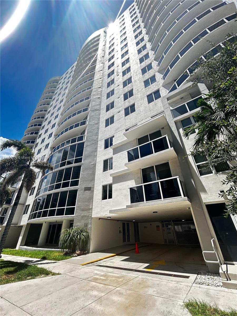 23 BISCAYNE BAY CONDO - Residential Lease