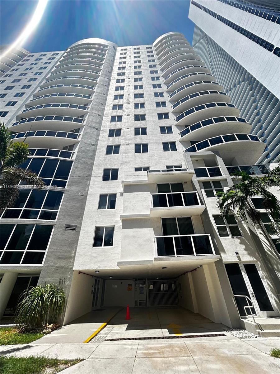 23 BISCAYNE BAY CONDO - Residential Lease