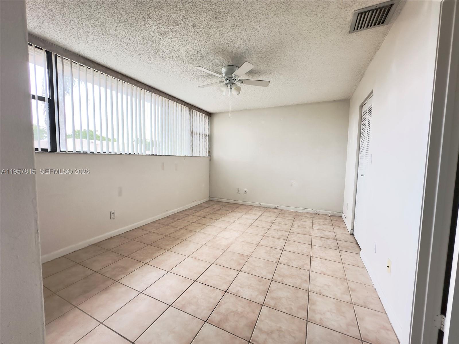 PEMBROKE LAKES SECTION SE - Residential Lease