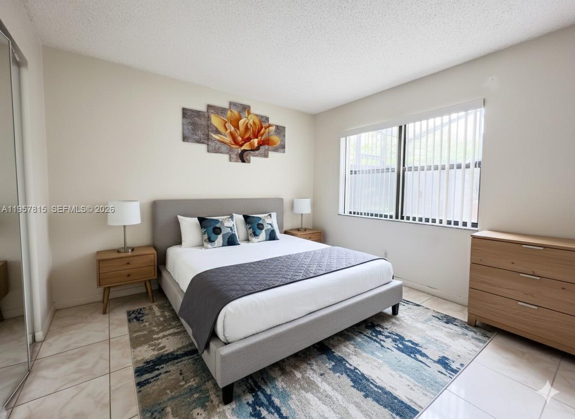 PEMBROKE LAKES SECTION SE - Residential Lease