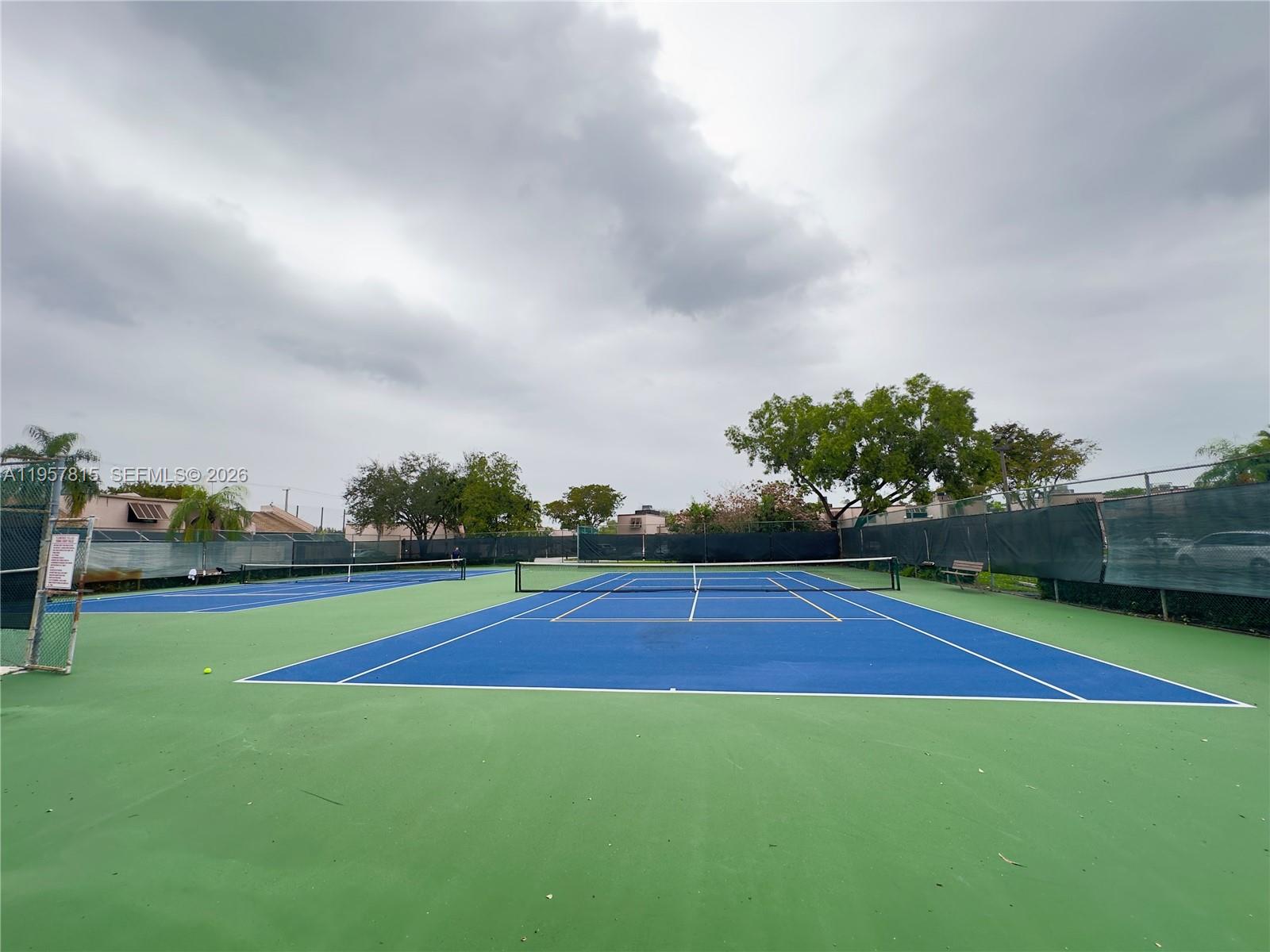 PEMBROKE LAKES SECTION SE - Residential Lease