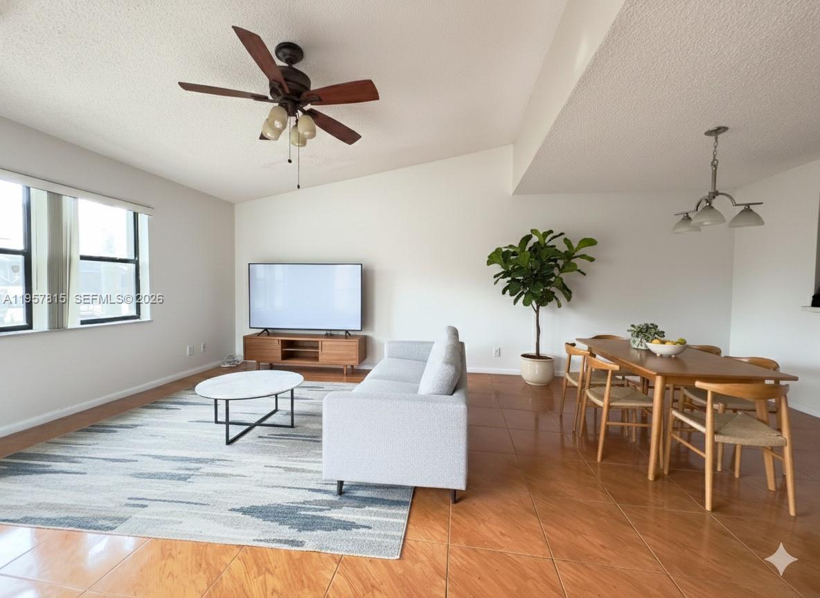 PEMBROKE LAKES SECTION SE - Residential Lease