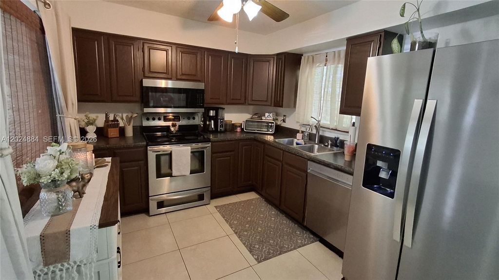 Photo of 4010 NE 18th Ave #4010, Pompano Beach, FL 33064 (MLS # A12024884)