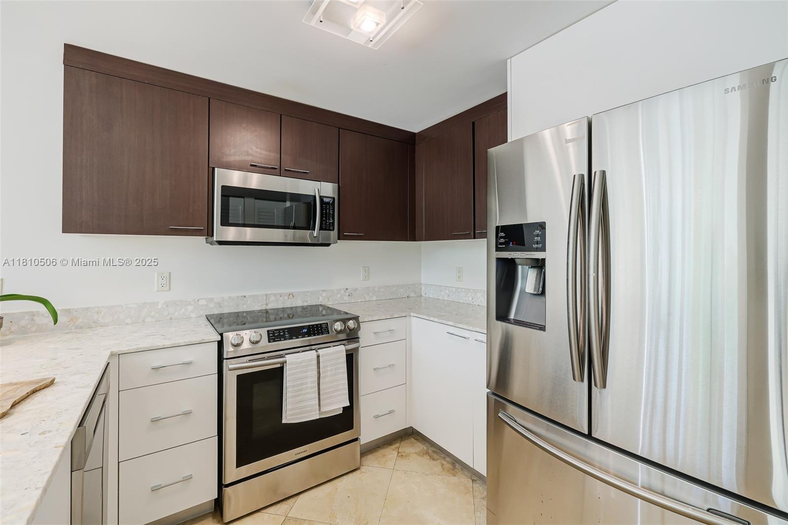 SOUTH TWO SEVEN LOFTS CON - Residential