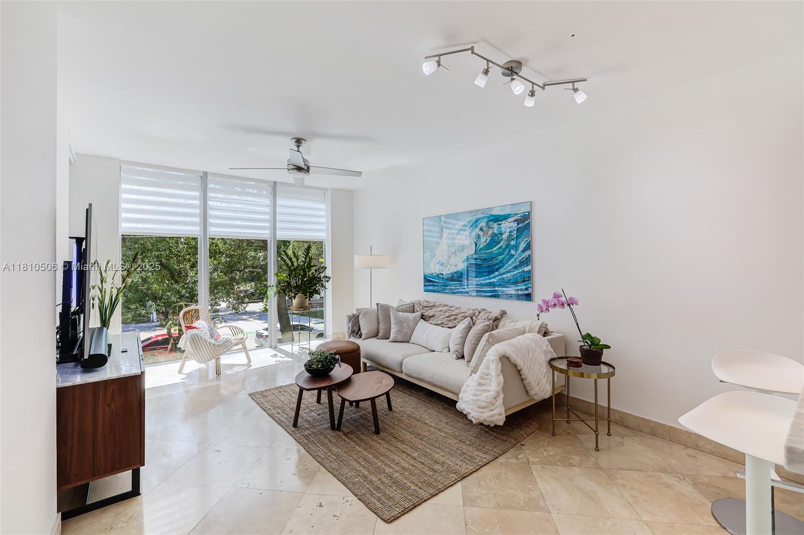 SOUTH TWO SEVEN LOFTS CON - Residential