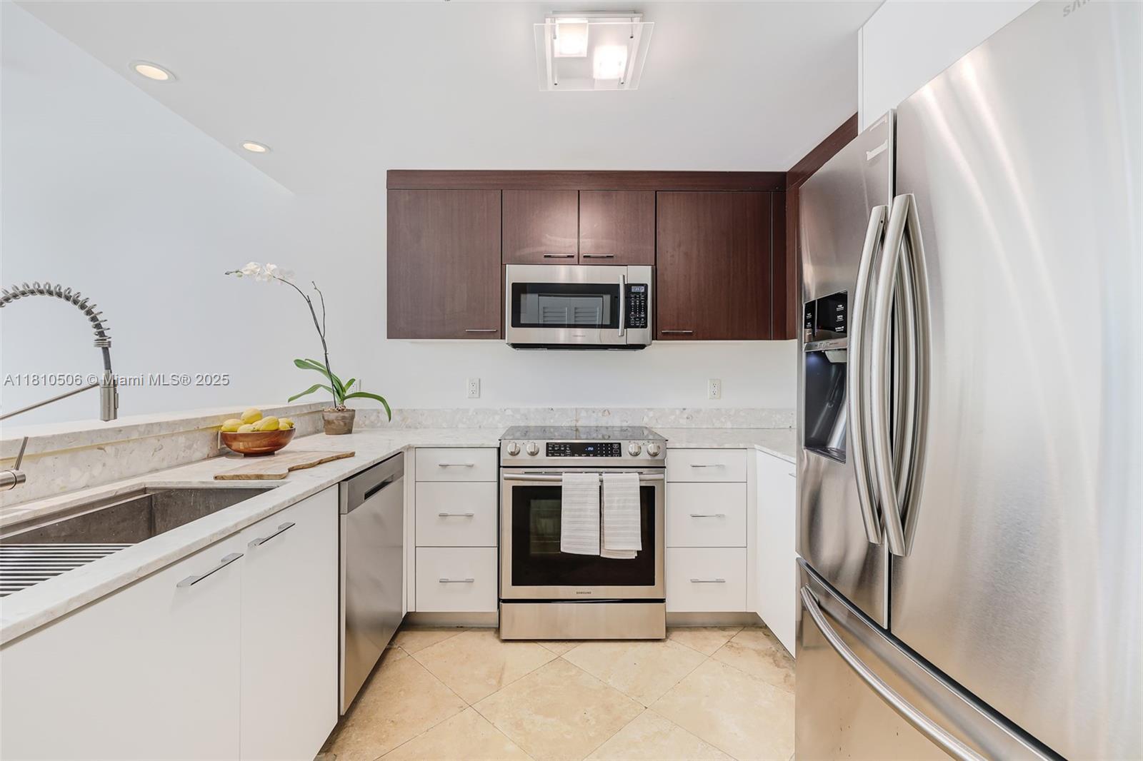 SOUTH TWO SEVEN LOFTS CON - Residential