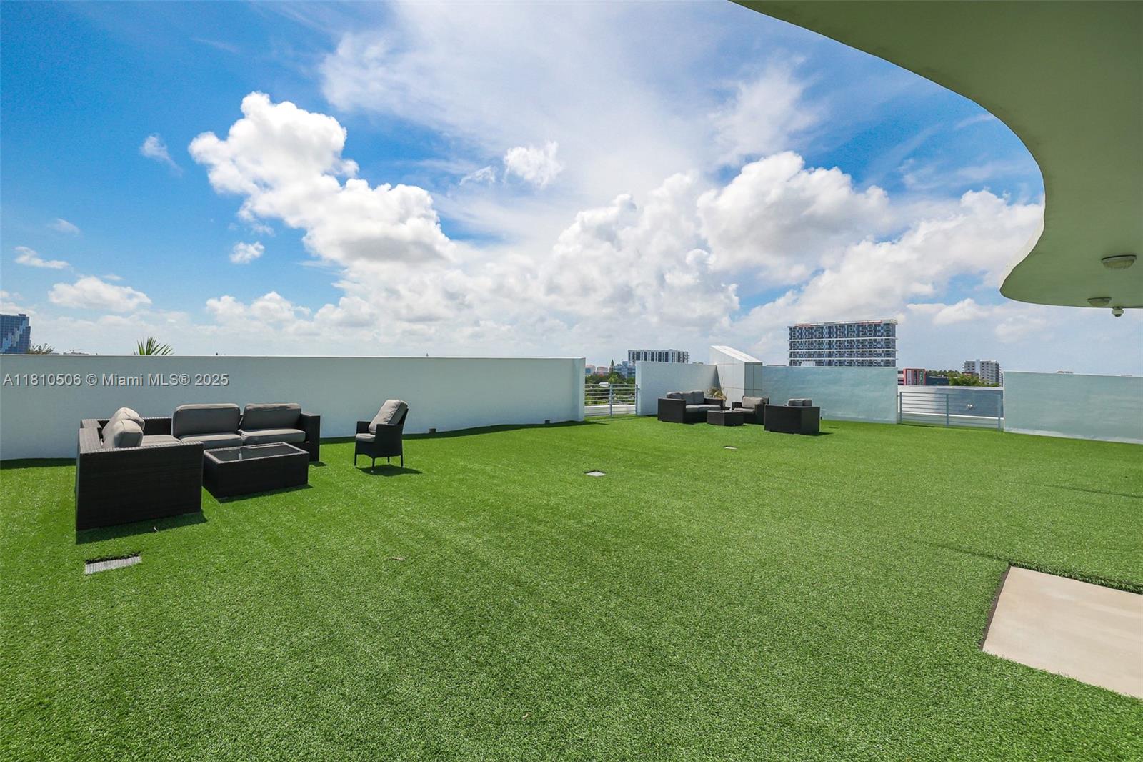 SOUTH TWO SEVEN LOFTS CON - Residential